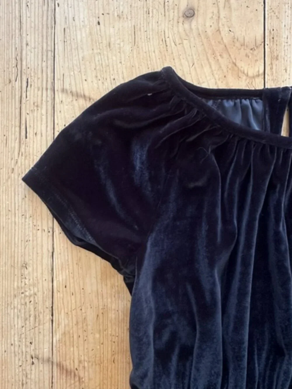Gap Black Velvet Short Sleeve Girls Dress Size S (6-7)